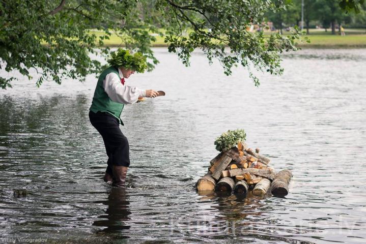 Saulgriežu ugunis Torņakalnā 